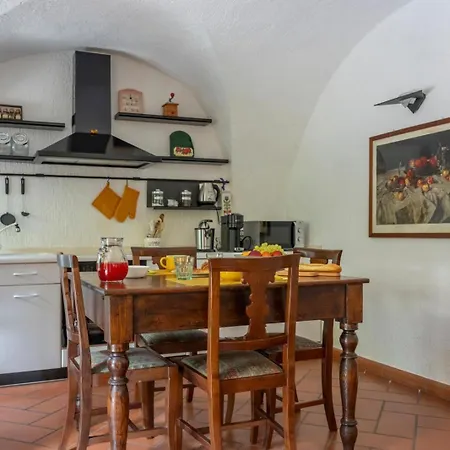 Apartment C'era Volta, Ospitar Costa Volpino