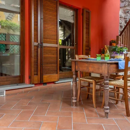 C'era Volta, Ospitar Apartment